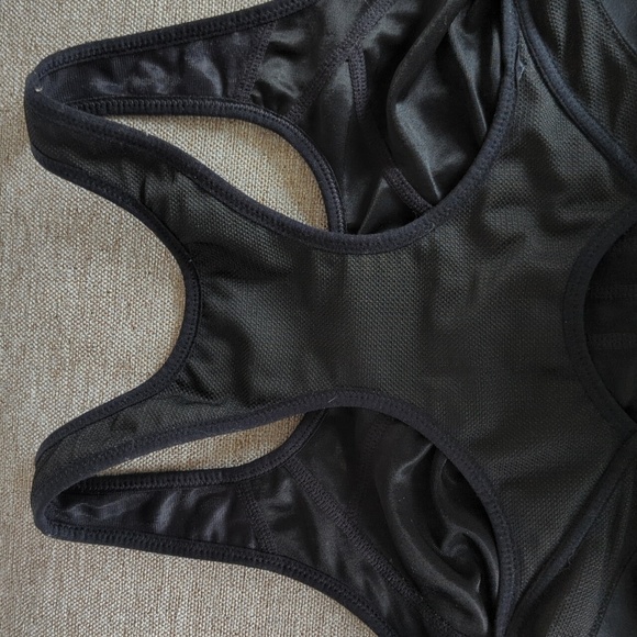 Large Moving Comfort Black Sports Bra Athletic Athleisure Wireless - Picture 8 of 15